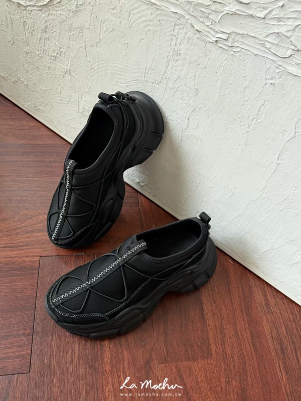 皮革邊車線編織球鞋(偏小半號)